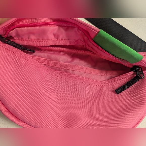 Everlane Pink Bag with Black Zipper - Picture 5 of 7